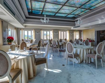 We are waiting for you at the restaurant by the Best Western Plus Olympus Hotel Perla del Porto in  Catanzaro!