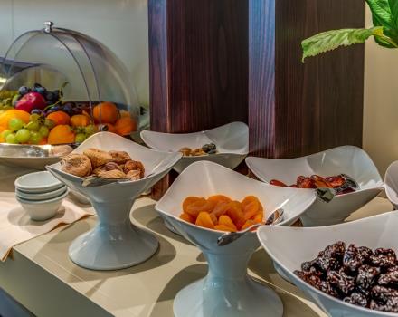 Buffet breakfast with sweet and savoury products and at the Best Western Plus Hotel Perla del Porto, 4 star hotel in Catanzaro