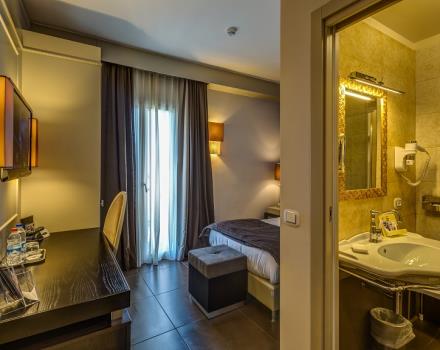 The Classic rooms of the Best Western Plus Hotel Perla del Porto, 4 star hotel in Catanzaro, offers a range of facilities for an unforgettable holiday