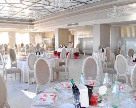 Raffinata sala banchetti per il tuo matrimonio a Catanzaro Lido - BW Plus Hotel Perla del Porto