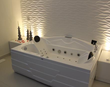 Scopri le nuoce camere con vasca idromassaggio del BW Plus Hotel Perla del Porto